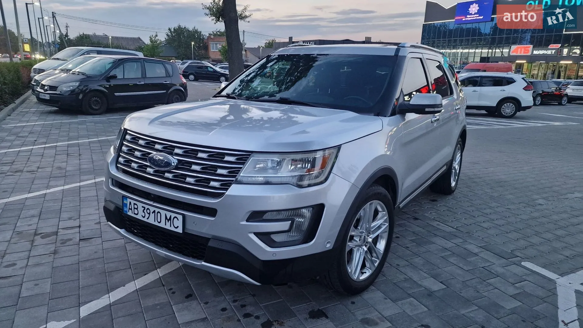 2016 Ford Explorer - мініатюра 3