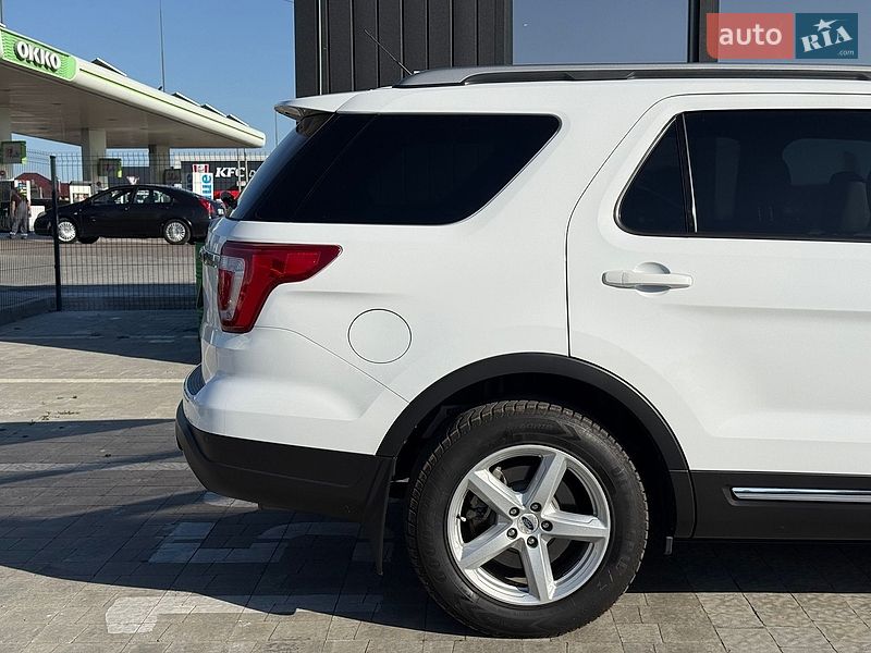 Внедорожник / Кроссовер Ford Explorer 2017 в Львове