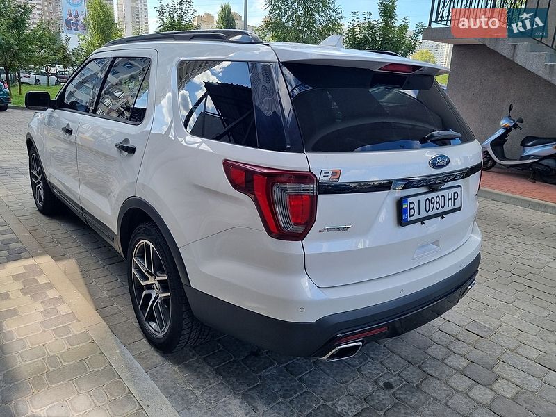 Позашляховик / Кросовер Ford Explorer 2016 в Києві