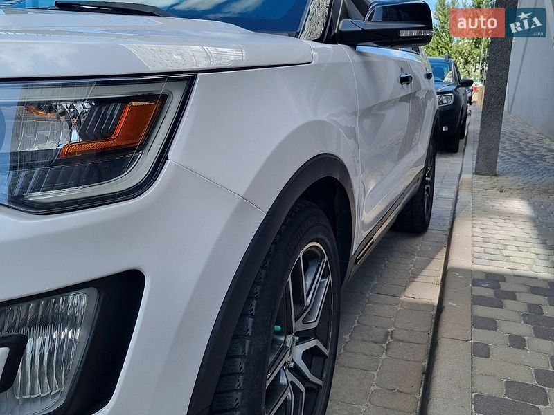 Позашляховик / Кросовер Ford Explorer 2016 в Києві