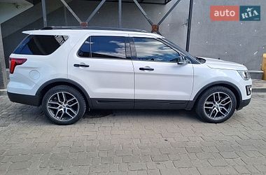 Позашляховик / Кросовер Ford Explorer 2016 в Києві