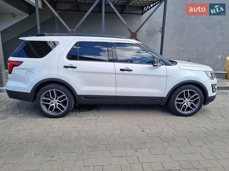 Позашляховик / Кросовер Ford Explorer 2016 в Києві