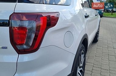 Позашляховик / Кросовер Ford Explorer 2016 в Києві