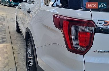 Позашляховик / Кросовер Ford Explorer 2016 в Києві