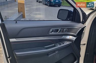 Позашляховик / Кросовер Ford Explorer 2016 в Києві
