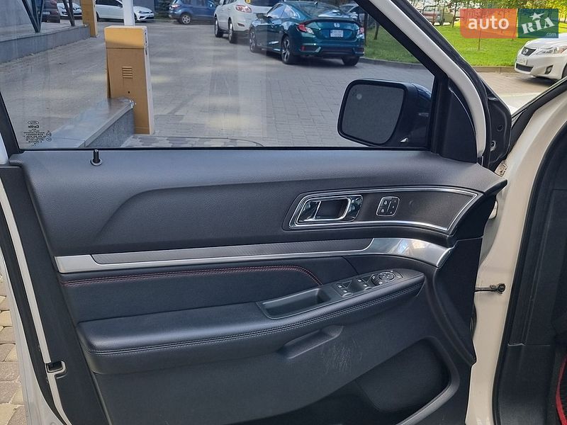 Позашляховик / Кросовер Ford Explorer 2016 в Києві