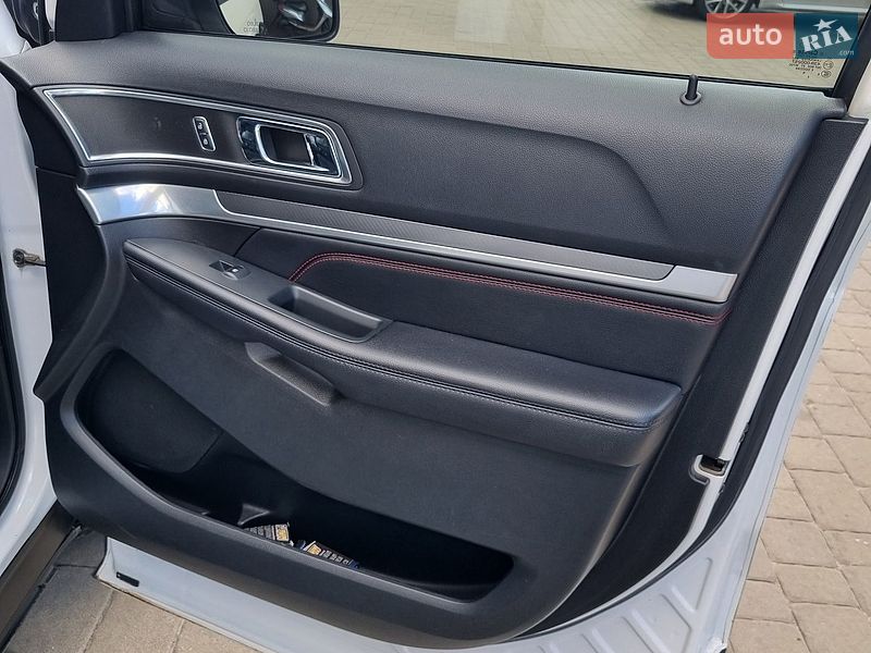 Позашляховик / Кросовер Ford Explorer 2016 в Києві