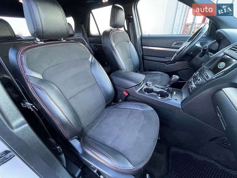 Позашляховик / Кросовер Ford Explorer 2018 в Рівному