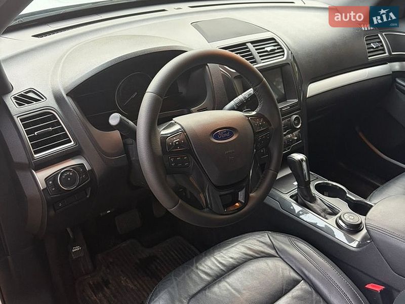 Внедорожник / Кроссовер Ford Explorer 2017 в Черновцах