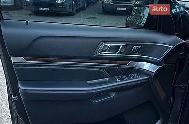 Позашляховик / Кросовер Ford Explorer 2017 в Львові