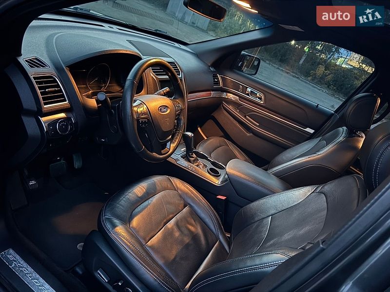 Позашляховик / Кросовер Ford Explorer 2017 в Львові
