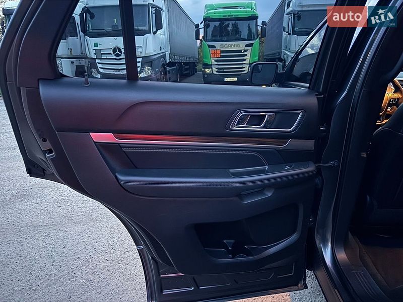 Позашляховик / Кросовер Ford Explorer 2017 в Львові