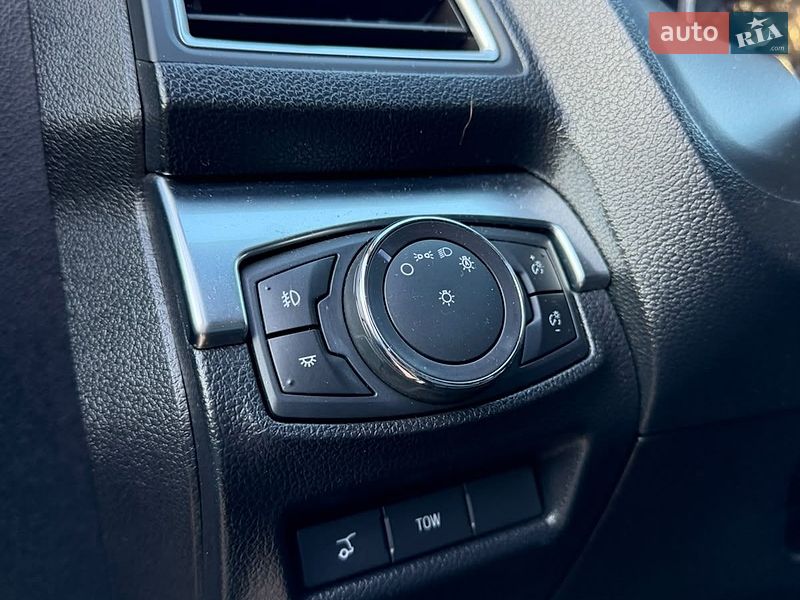 Позашляховик / Кросовер Ford Explorer 2017 в Стрию