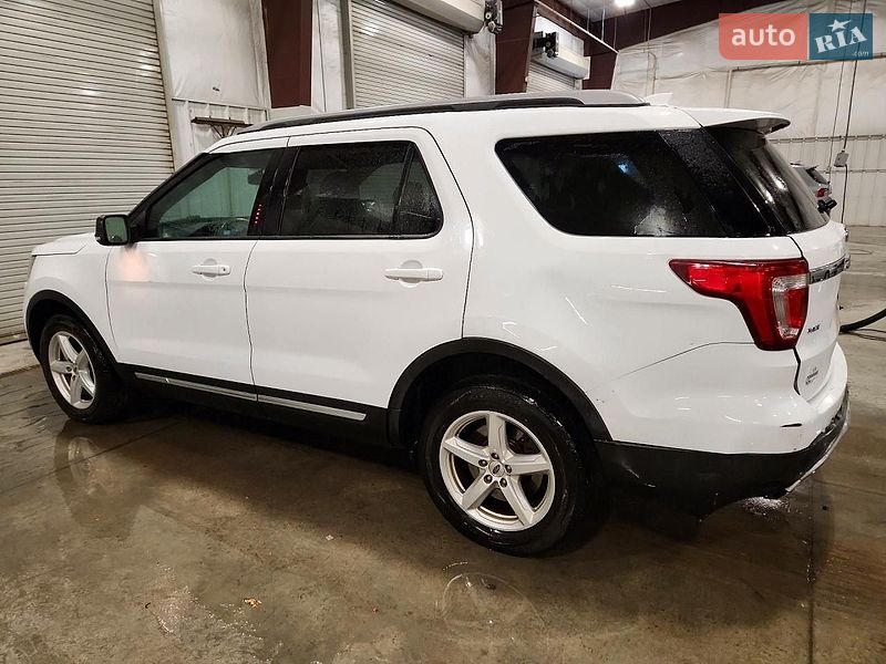 Позашляховик / Кросовер Ford Explorer 2017 в Чернівцях