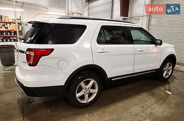 Позашляховик / Кросовер Ford Explorer 2017 в Чернівцях