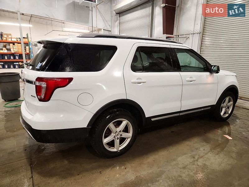 Позашляховик / Кросовер Ford Explorer 2017 в Чернівцях