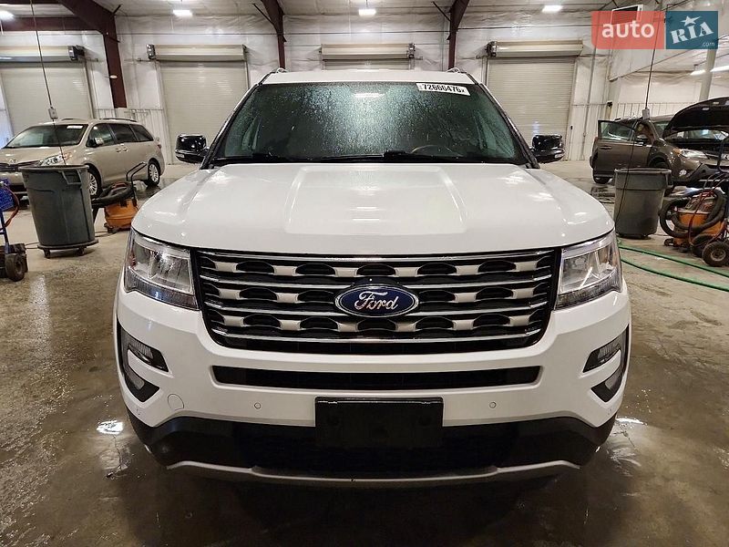Позашляховик / Кросовер Ford Explorer 2017 в Чернівцях