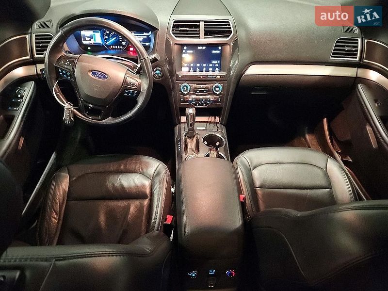Позашляховик / Кросовер Ford Explorer 2017 в Чернівцях