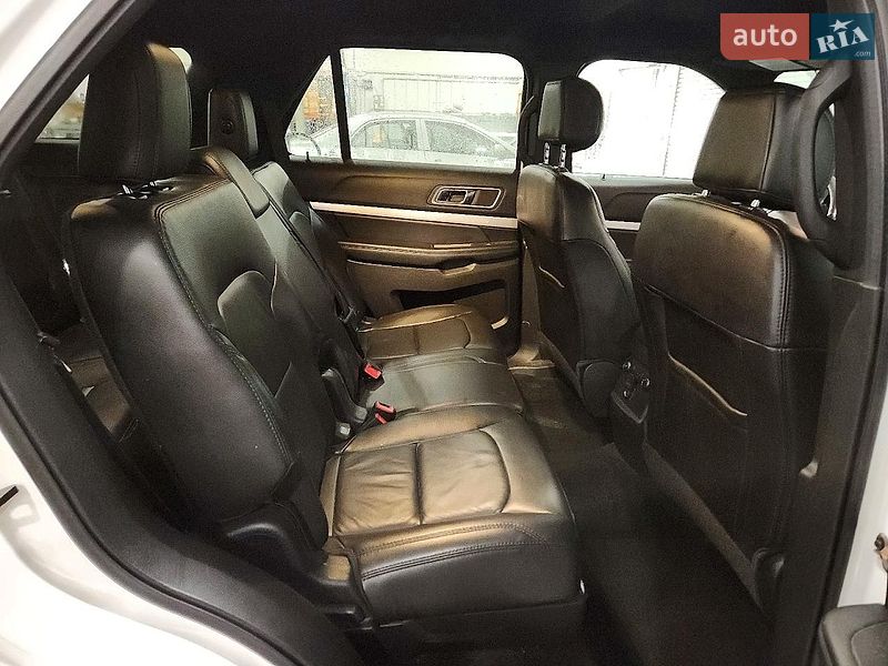 Позашляховик / Кросовер Ford Explorer 2017 в Чернівцях
