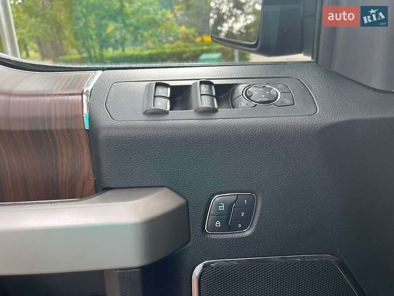 Пікап Ford F-150 2017 в Дніпрі