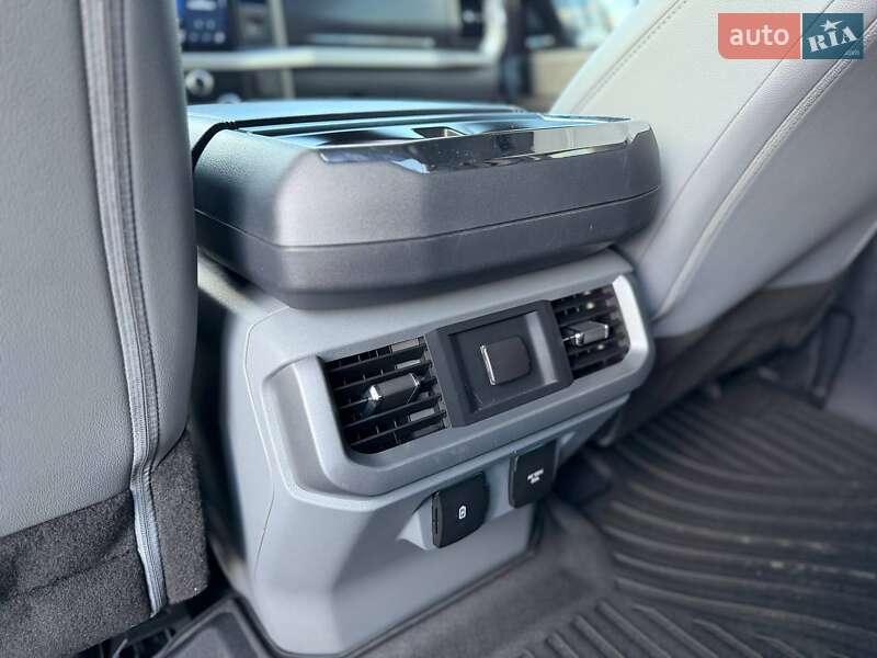 Пикап Ford F-150 2022 в Львове