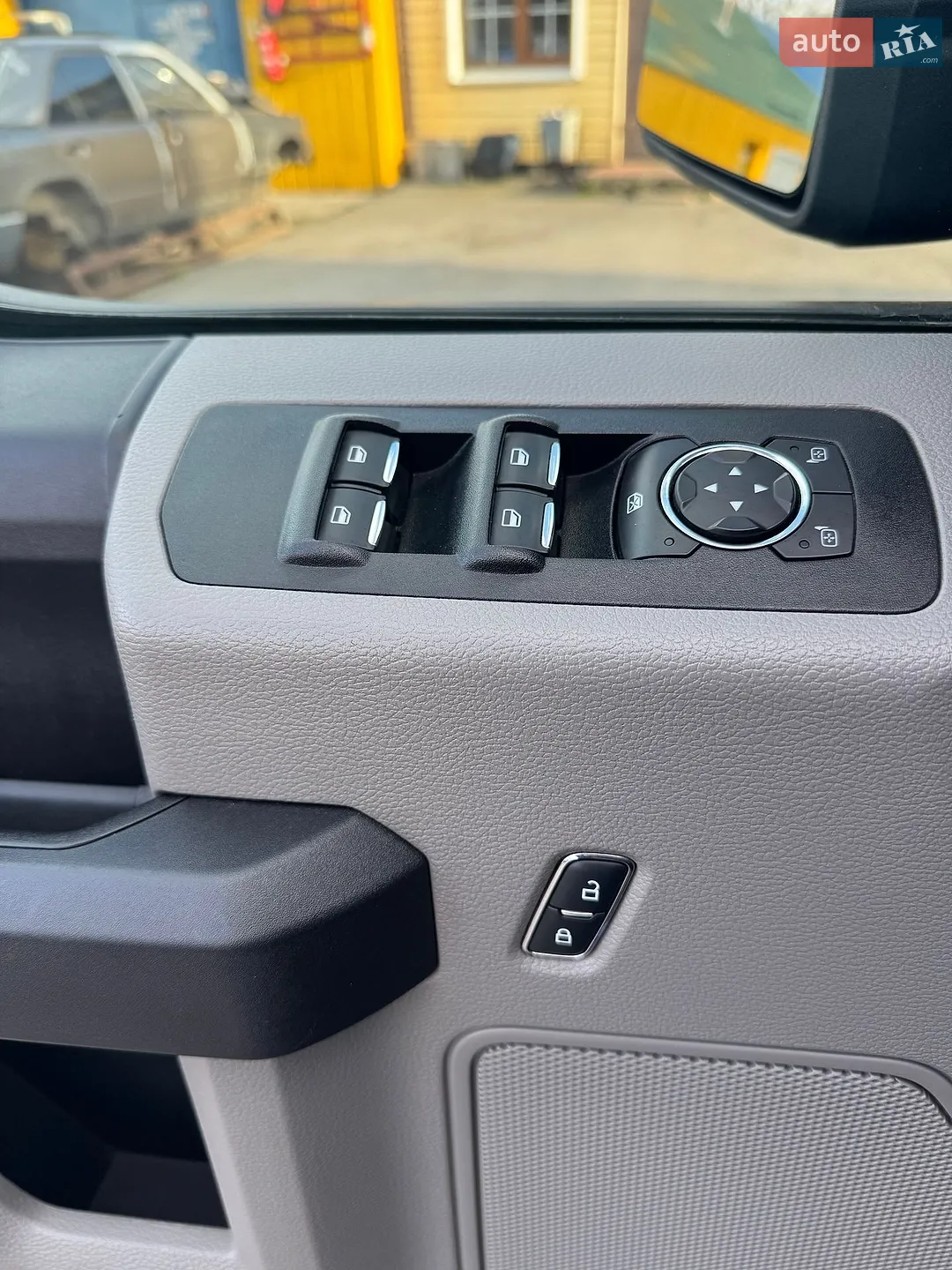 2017 Ford F-150 - мініатюра 18