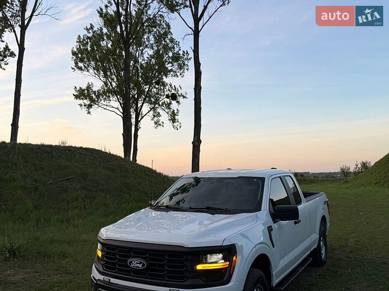 Пикап Ford F-150 2024 в Рованцах
