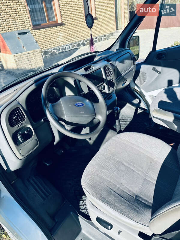 Мінівен Ford F-260 2003 в Любомлі