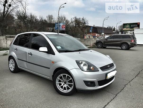 Хэтчбек Ford Fiesta 2008 в 