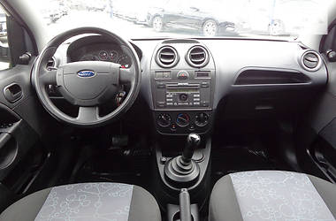 Хэтчбек Ford Fiesta 2006 в Киеве