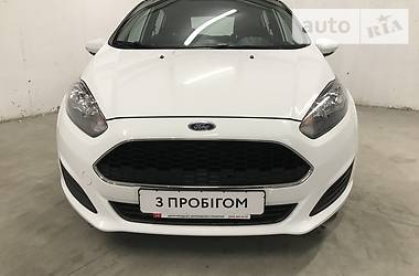 Хэтчбек Ford Fiesta 2016 в 