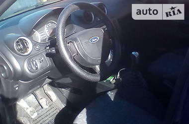 Хетчбек Ford Fiesta 2005 в 