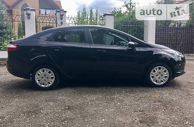 Седан Ford Fiesta 2016 в 