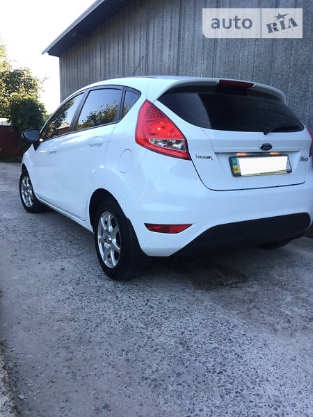 Хетчбек Ford Fiesta 2011 в Дніпрі