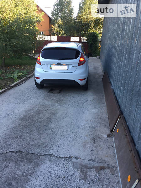 Хетчбек Ford Fiesta 2011 в Дніпрі