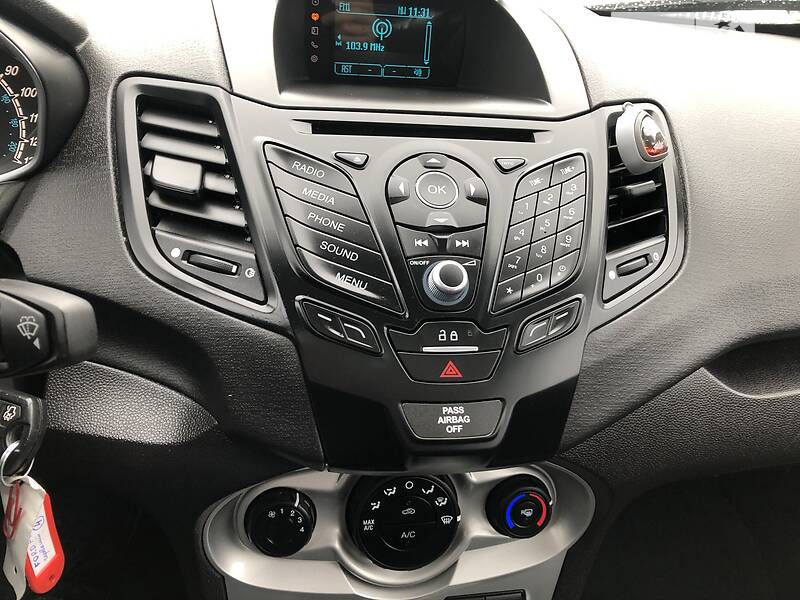 Седан Ford Fiesta 2017 в Львове