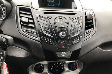 Седан Ford Fiesta 2017 в 
