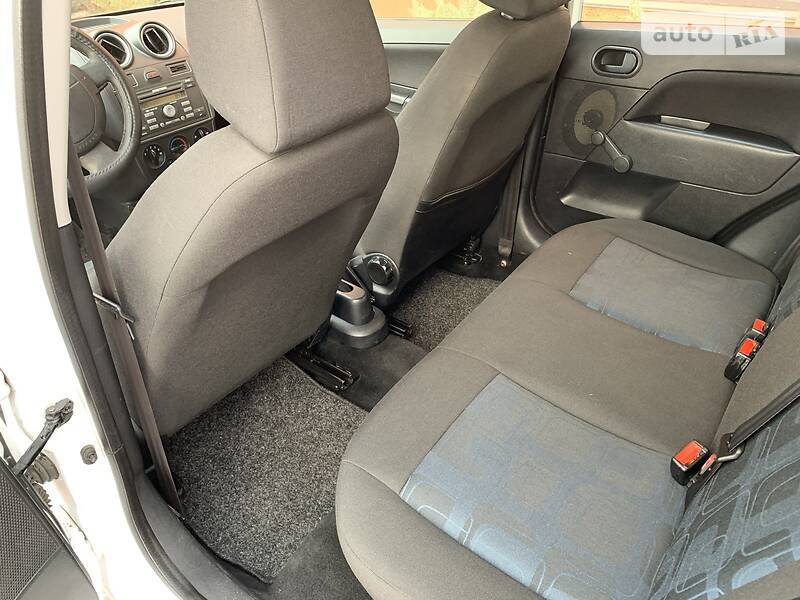 Хетчбек Ford Fiesta 2008 в Києві