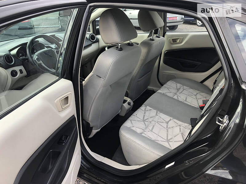 Седан Ford Fiesta 2013 в Луцьку