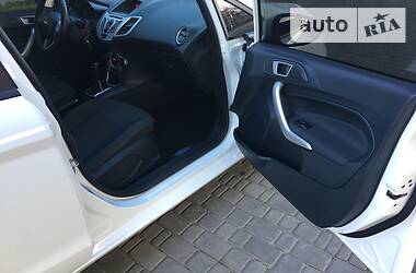 Хетчбек Ford Fiesta 2012 в 