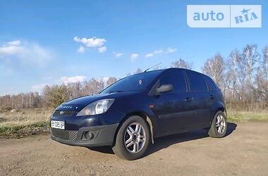 Хэтчбек Ford Fiesta 2006 в 