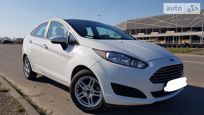 Седан Ford Fiesta 2017 в Львові