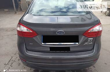 Седан Ford Fiesta 2016 в Киеве