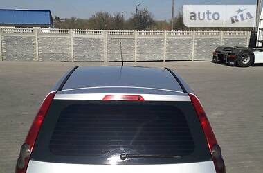 Хетчбек Ford Fiesta 2006 в 