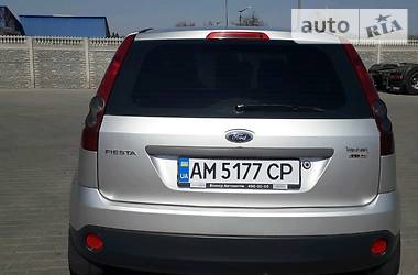 Хетчбек Ford Fiesta 2006 в 