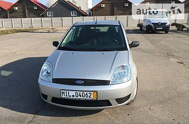 Хетчбек Ford Fiesta 2004 в 