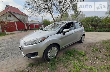 Хетчбек Ford Fiesta 2016 в 