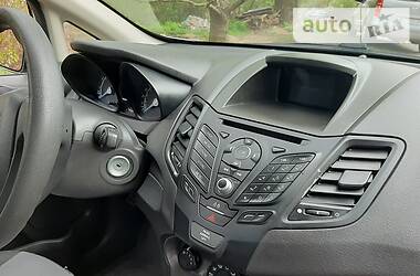 Хетчбек Ford Fiesta 2016 в 