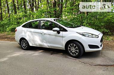 Седан Ford Fiesta 2016 в 