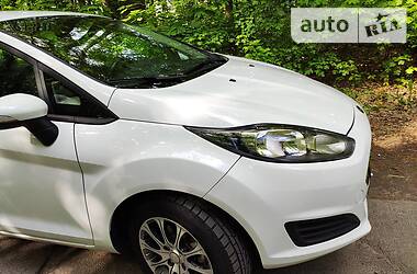 Седан Ford Fiesta 2016 в 